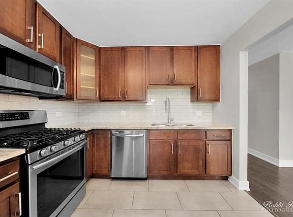 5th image of 977 Cross Creek Dr N #Bb1