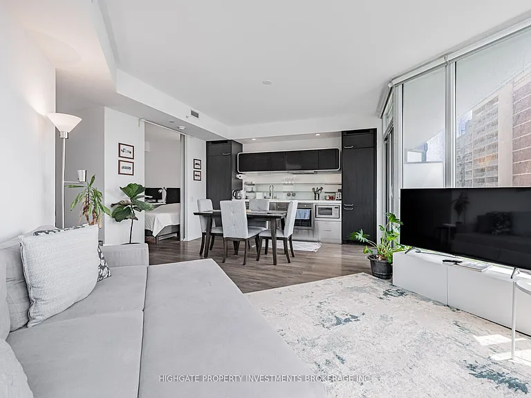45 Charles St E #1801 — Photo 11