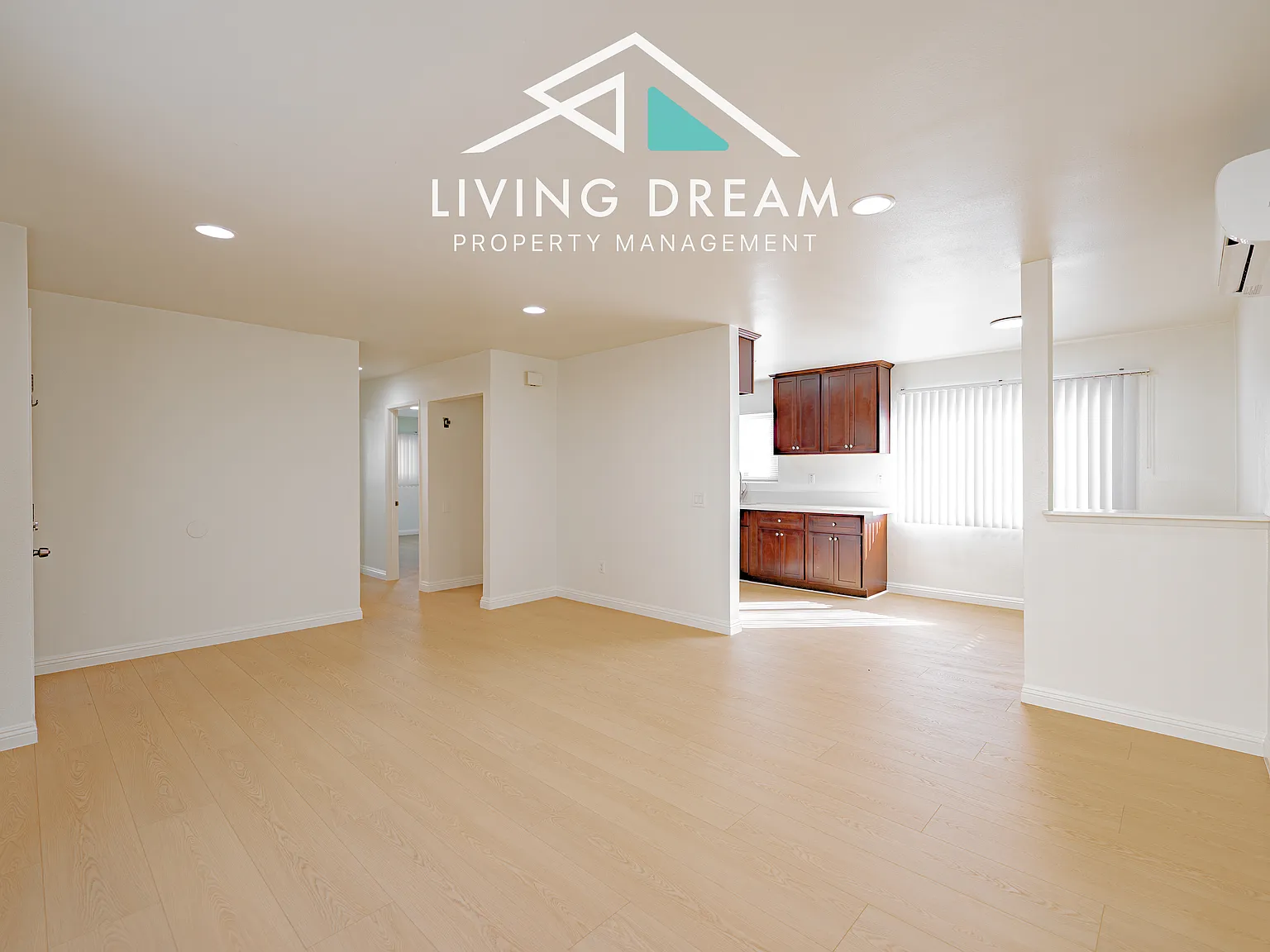 2 bed, 948 sqft, $2,200 — Photo 3