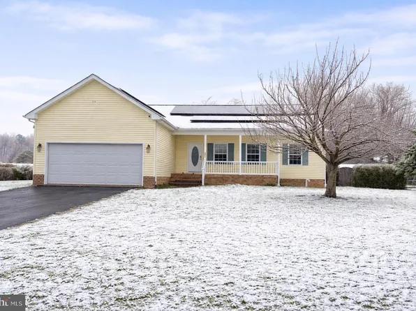 220 Barnes Blvd, Colonial Beach, VA 22443