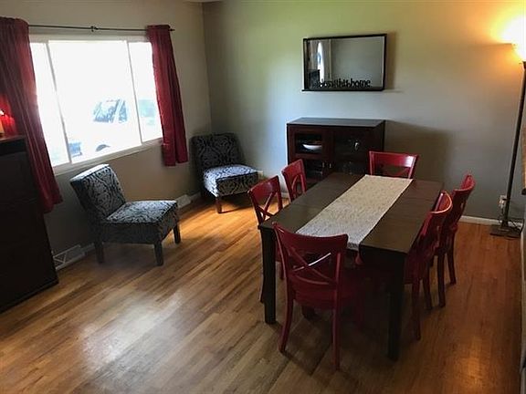 2nd image of 1828 Crestwood Blvd
