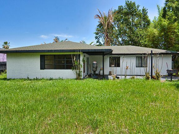 3rd image of 2117 SE East Dunbrooke Circle