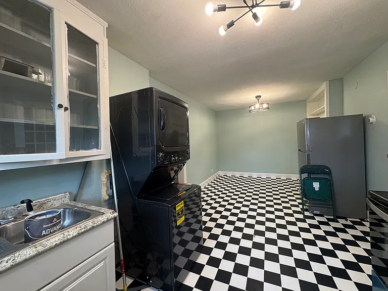1412 Virginia St #3 — Photo 9