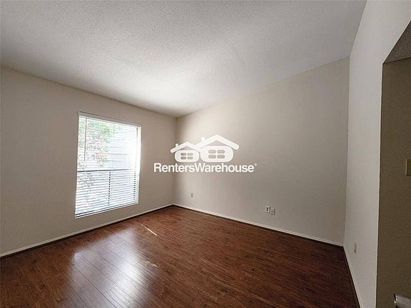 5th image of 2110 Wilcrest Dr APT 229