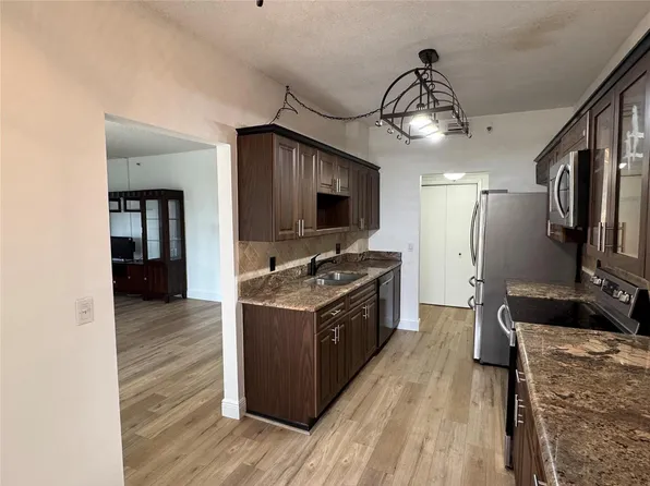 3850 Washington St APT 102, Hollywood, FL 33021
