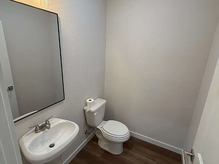 573 Galt Dr — Photo 4