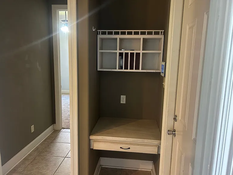 303 Annabelle Ln — Photo 8