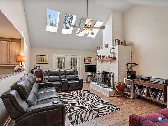 2nd image of 1373 Butler Branch Rd