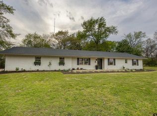 515 Range Rd, Palestine, TX 75801