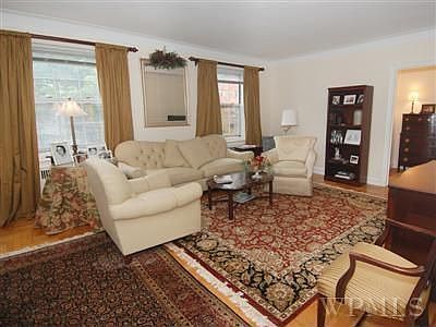 4th image of 21 N Chatsworth Ave APT 7L