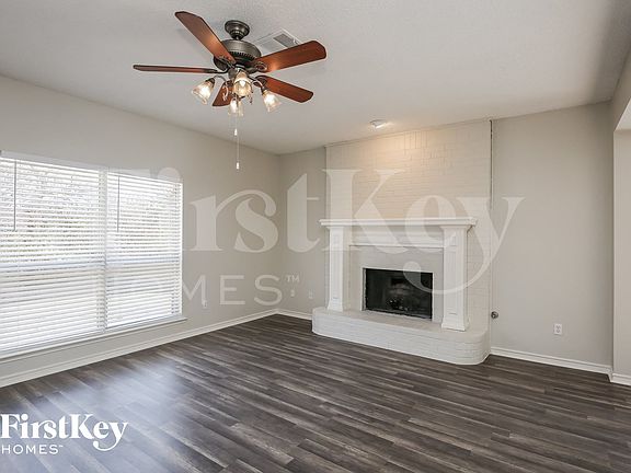 2nd image of 2124 Twin Creek Ln