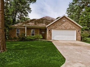4 Cressage Ln, Bella Vista, AR 72714