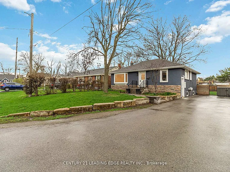 623 Wickens Ave — Photo 2