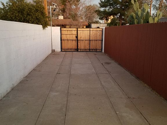 4th image of 504 W Pepper Pl