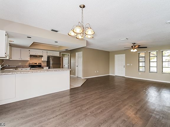 3rd image of 3411 SW 6th Pl