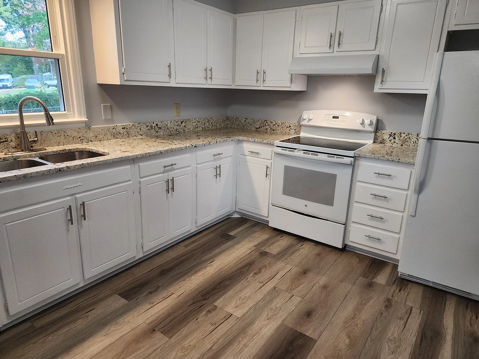 3 bed, 1600 sqft, $2,150 — Photo 3