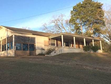 3rd image of 3030 Maryland Dr
