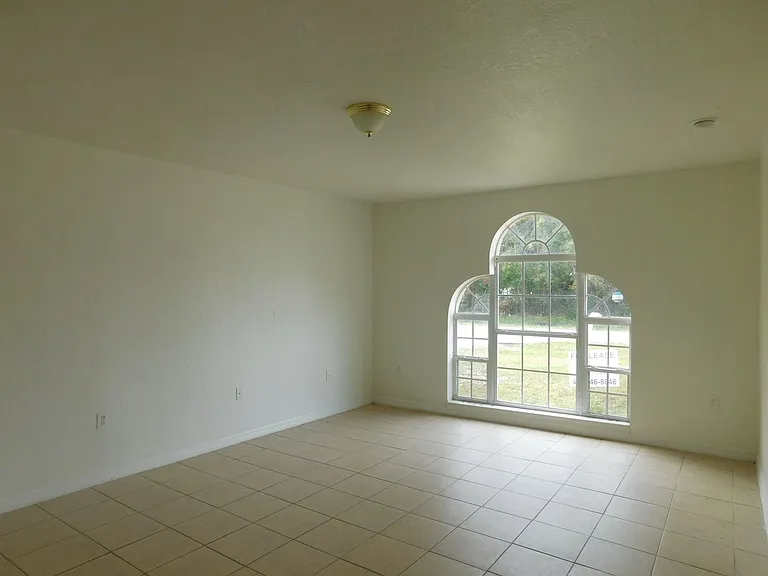 756 Camel Ct — Photo 11