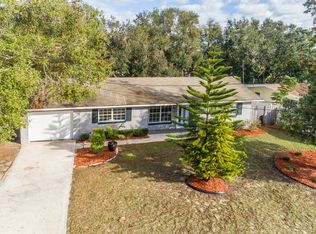 6850 Fern Cir, Leesburg, FL 34748
