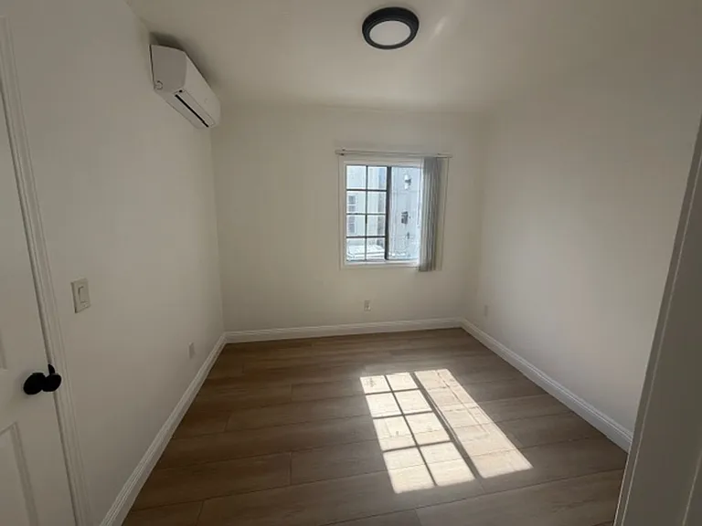 4212 Lockwood Ave — Photo 12