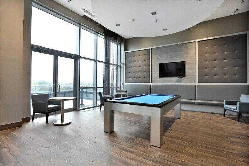 2nd image of 2087 Fairview St #1109