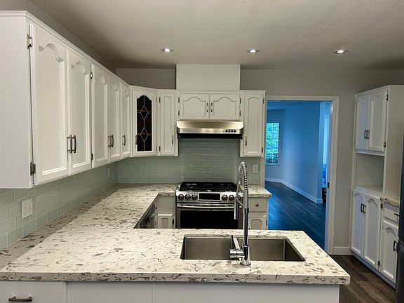 4th image of 9419 159th St