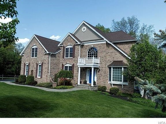 Backs to beautiful woodlands with distant mountain views