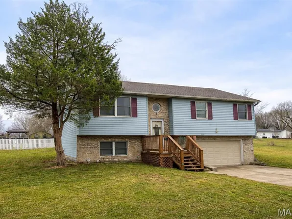 1148 Nassau Dr, Edwardsville, IL 62025