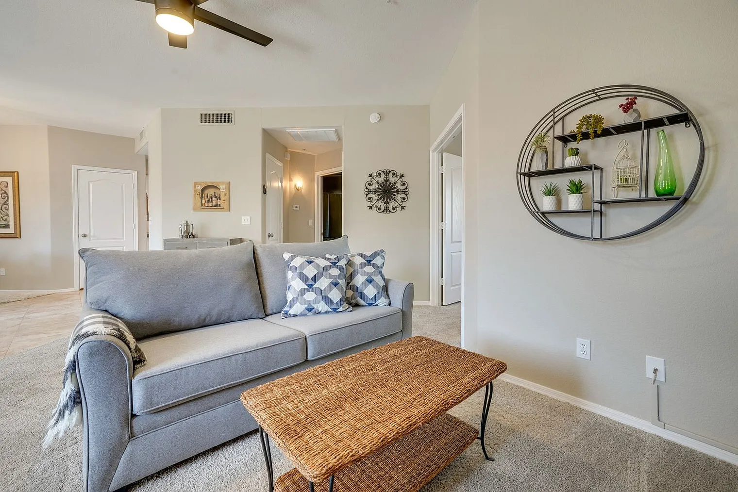 2 bed, 2.0 bath, 1119 sqft, $2,091 — Photo 3