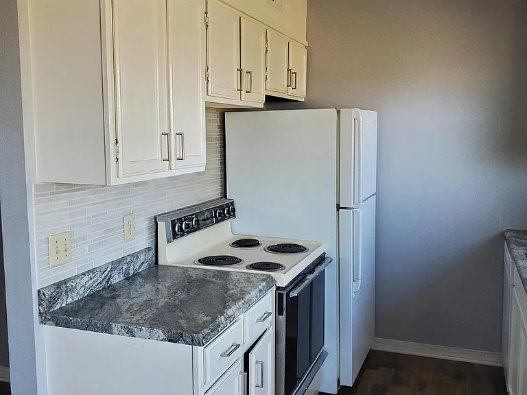 1441 N Smith Ct #4 — Photo 5