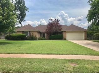 2408 Woodthrush Rd, Ponca City, OK 74604