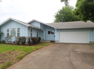 1359 W 13th Ave, Junction City, OR 97448