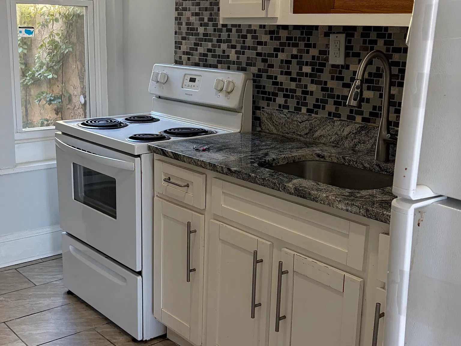 2 bed, 800 sqft, $1,200 — Photo 4