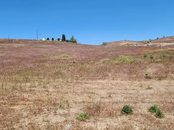 Nka, Moxee, WA 98936