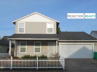 927 NE Mariners Loop, Portland, OR 97211