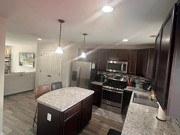 5th image of 2335 Drake Ln