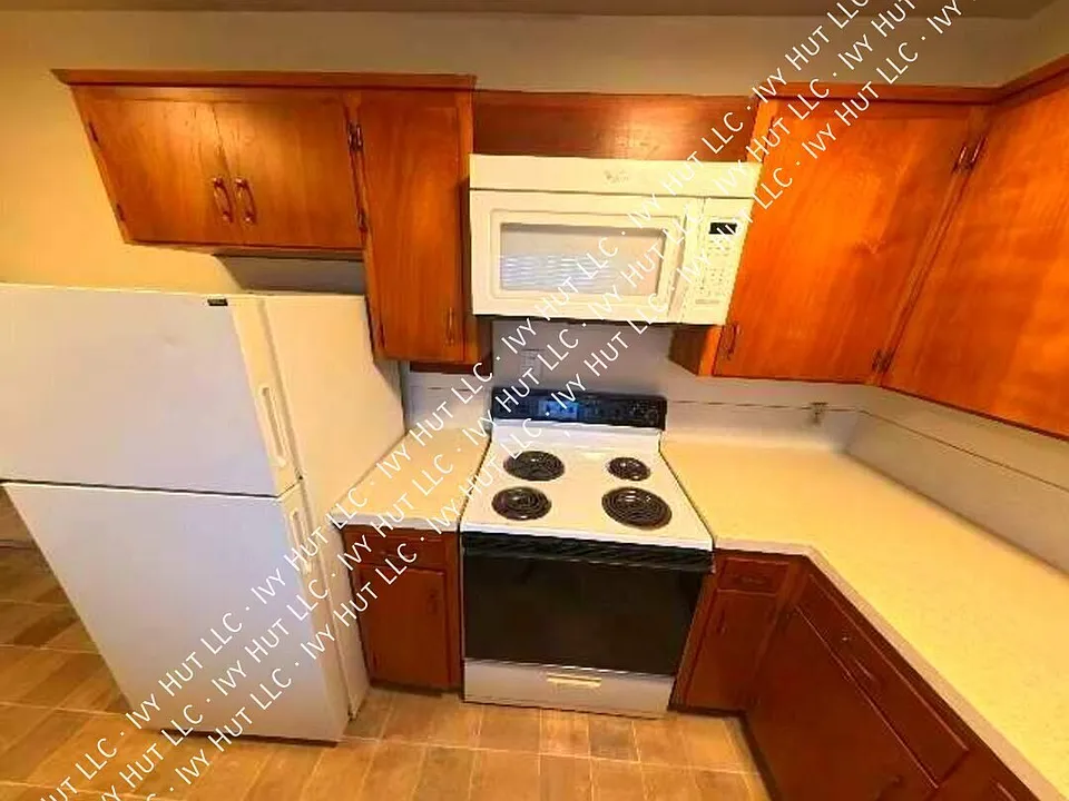 24 Auburn Way S #7