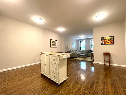 Rented by Douglas Elliman | media 22