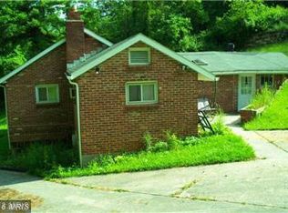 12218 Cavalier Dr NE, Cumberland, MD 21502