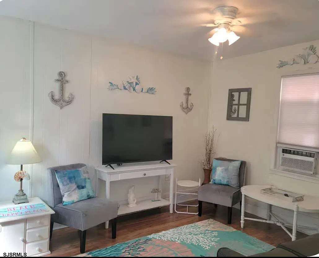 3 bed, 2.0 bath, $2,400 — Photo 3