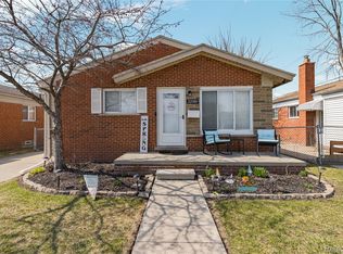 32099 Saint Margaret St, Saint Clair Shores, MI 48082