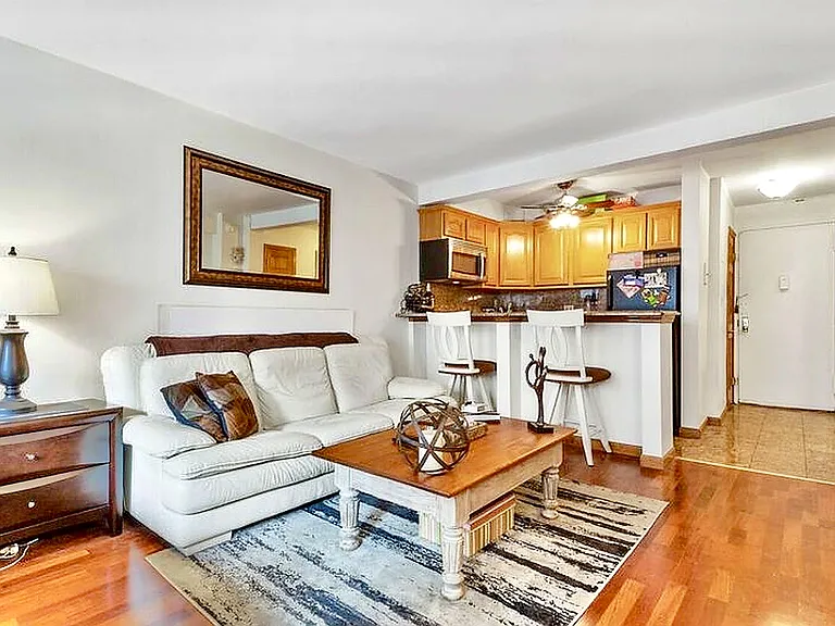 335 E 51st St #3B — Photo 3