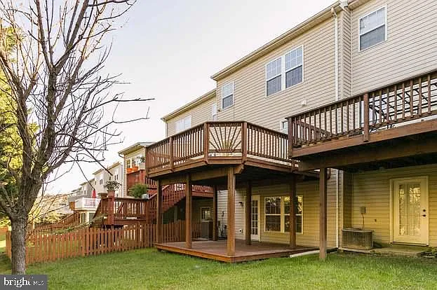 8743 Stonehouse Dr — Photo 26