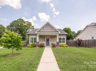 5305 Tarrywood Ln, Charlotte, NC 28205
