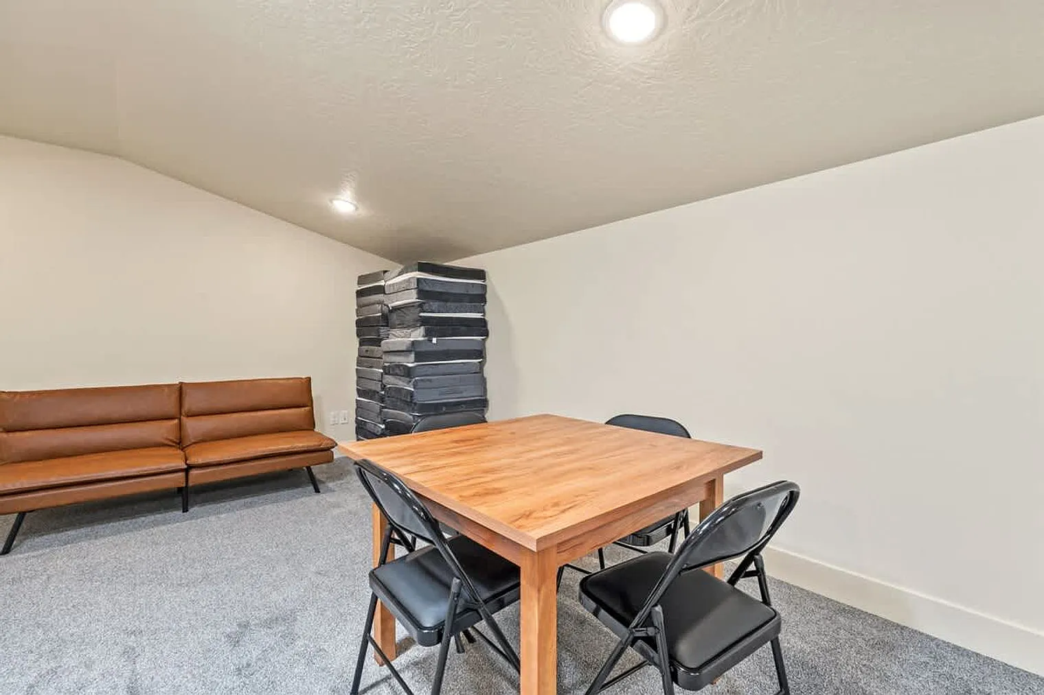 3 bed, 2.0 bath, $5,618 — Photo 4