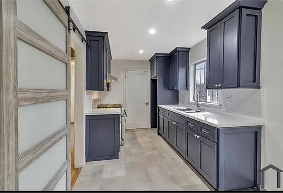 1458 E 31st St — Photo 21