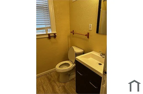 Building Photo - 1474 Rowan Ave #2