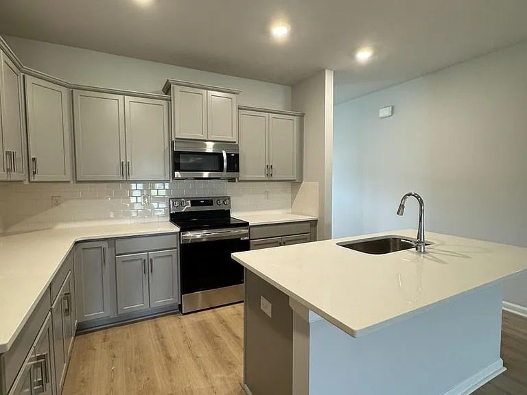 318 Cornstalk Cir — Photo 8