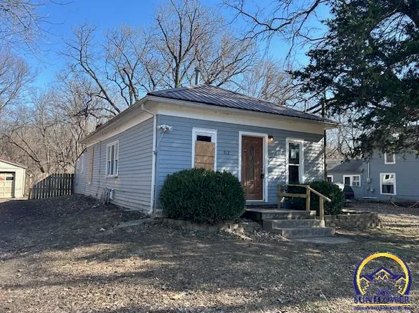 312 N Kansas St, Burlingame, KS 66413