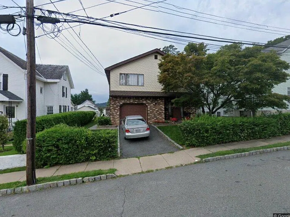 44 Berry St
